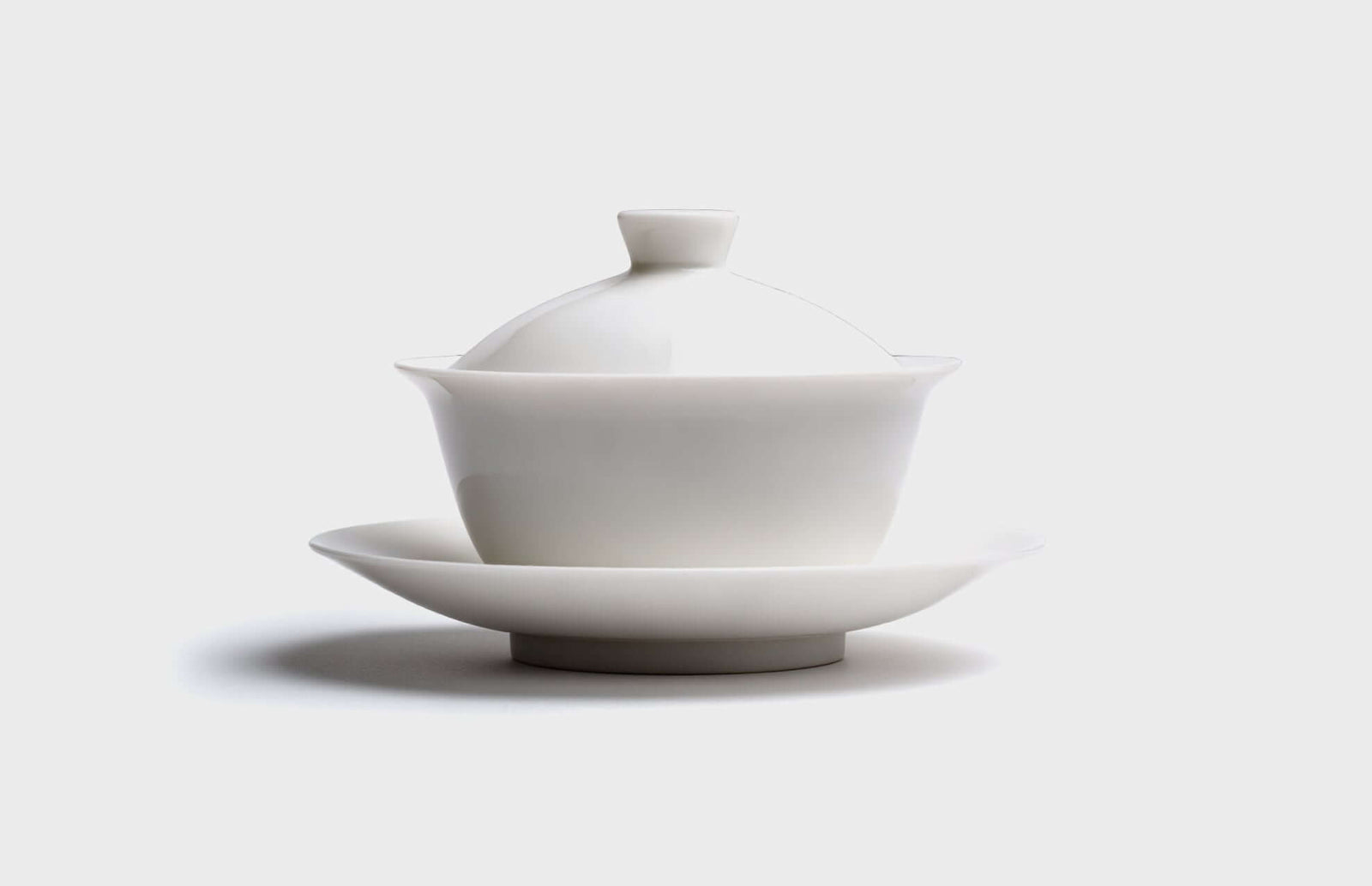 Gaiwan (covered bowl), a traditional Chinese tea brewing vessel